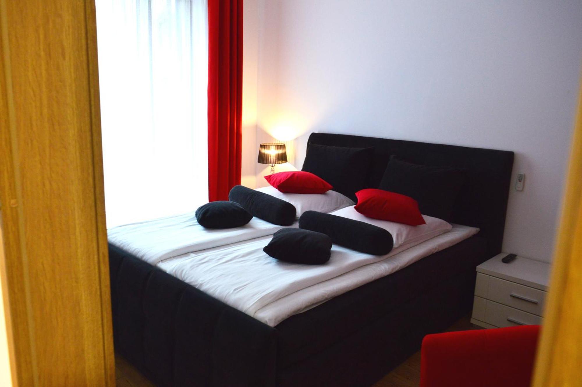 Katania Moxy Te&Am Cracow Apartment Красков Екстериор снимка